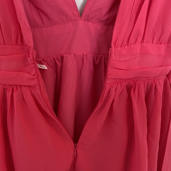 Lucy in The Sky Skater Mini Dress with Plunging V-neckline Size XS Style: L55077 - Picture 7 of 11